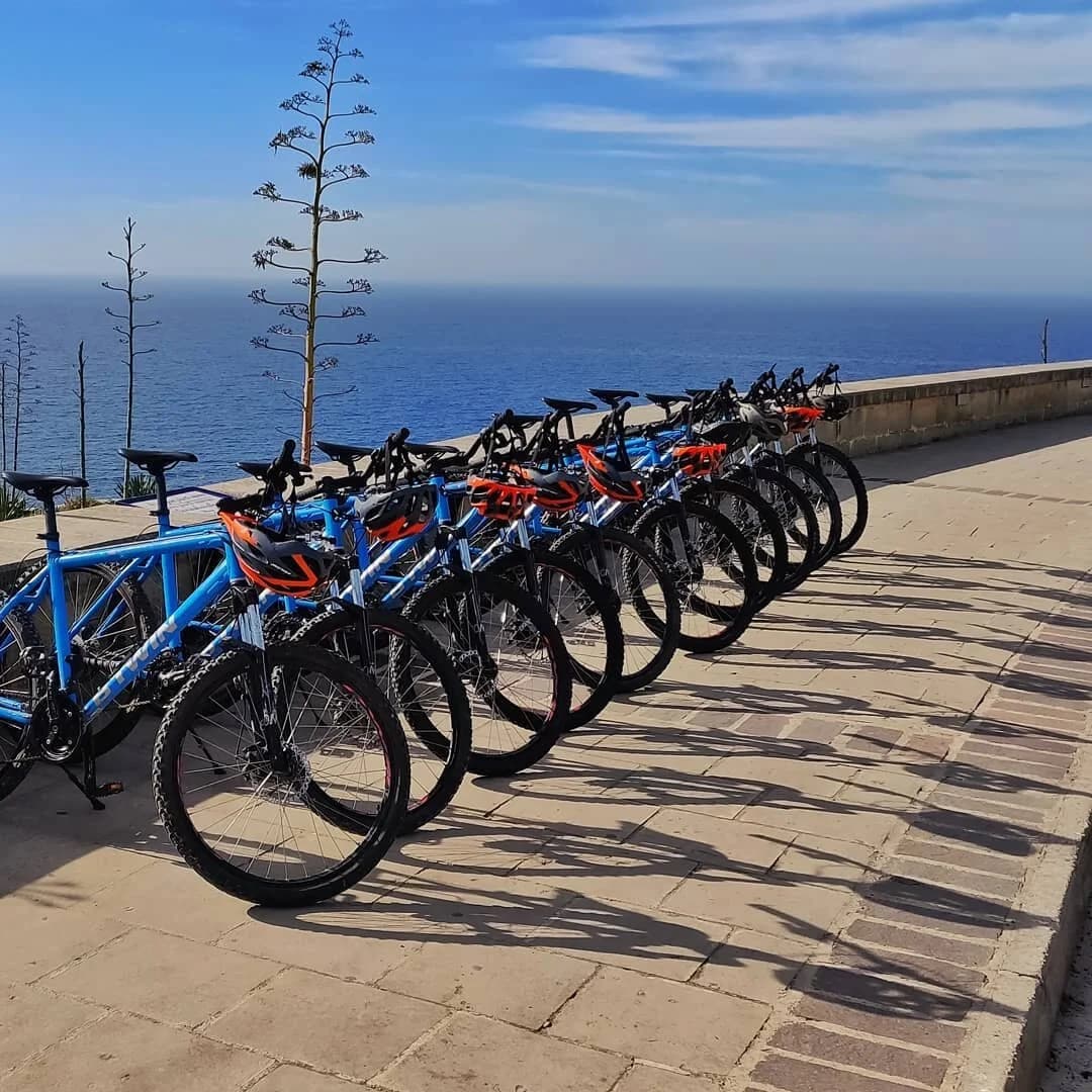 Motorbike and bicycle tours in Malta